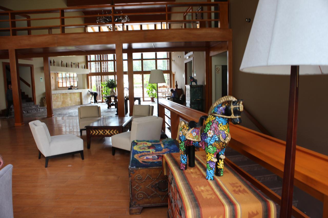Taypikala Deluxe Valle Sagrado Urubamba Exteriör bild